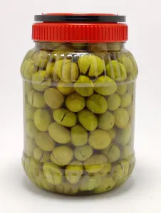 Doğal yeşil kırma zeytin